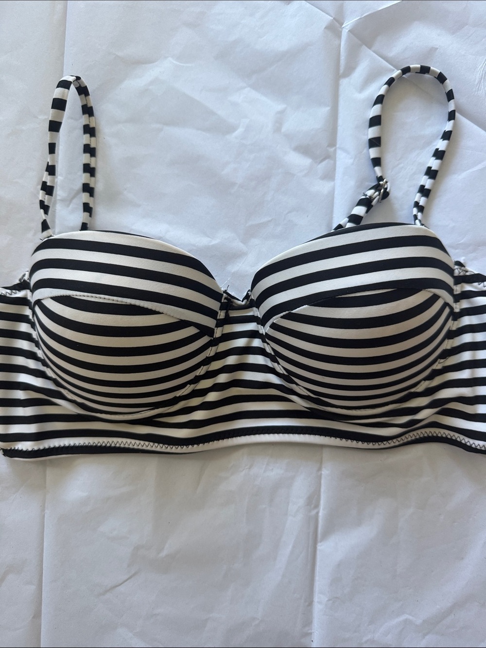 Cupshe Black & White Striped Molded Bikini Top